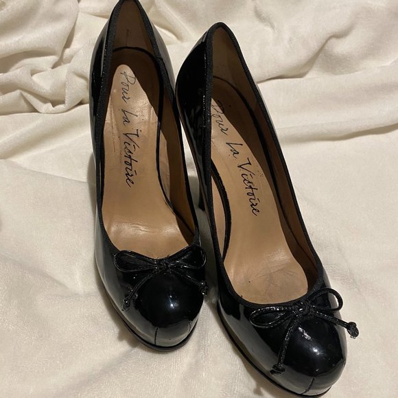 Pour La Victorie Black Patent Leather Platform Heels - Picture 1 of 11